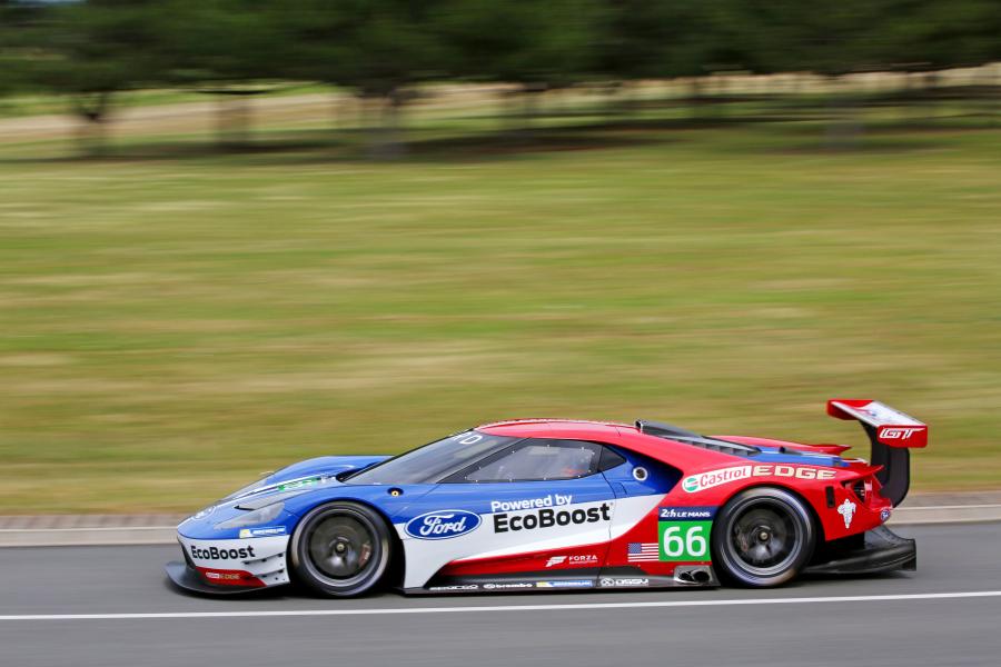  Ford GT Race Car 2016 года  (фото 29 из 46)